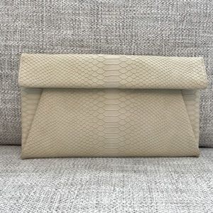 Urban Expressions Eloise Snakeskin Ivory Clutch